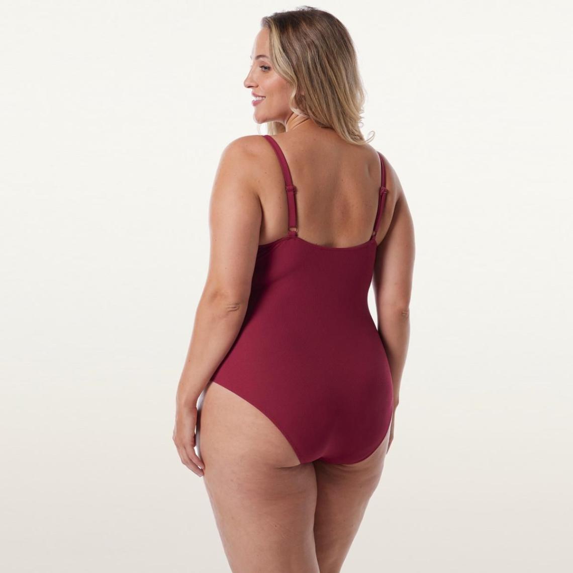  Brigitte Bardot Maillot Une Pièce Bordeau Hibiscus
